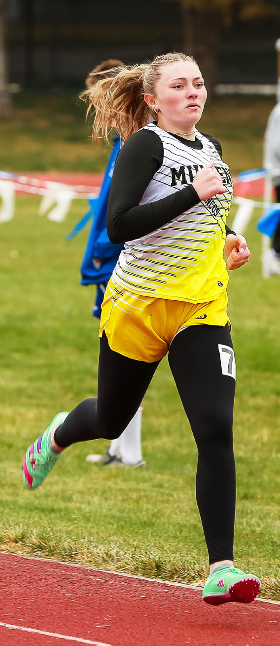 Hayley Donohoe running the 800 last week at Paxton.