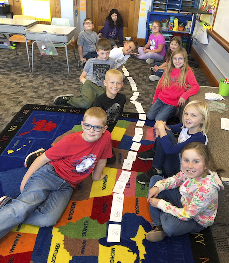 2nd graders put numbers in order