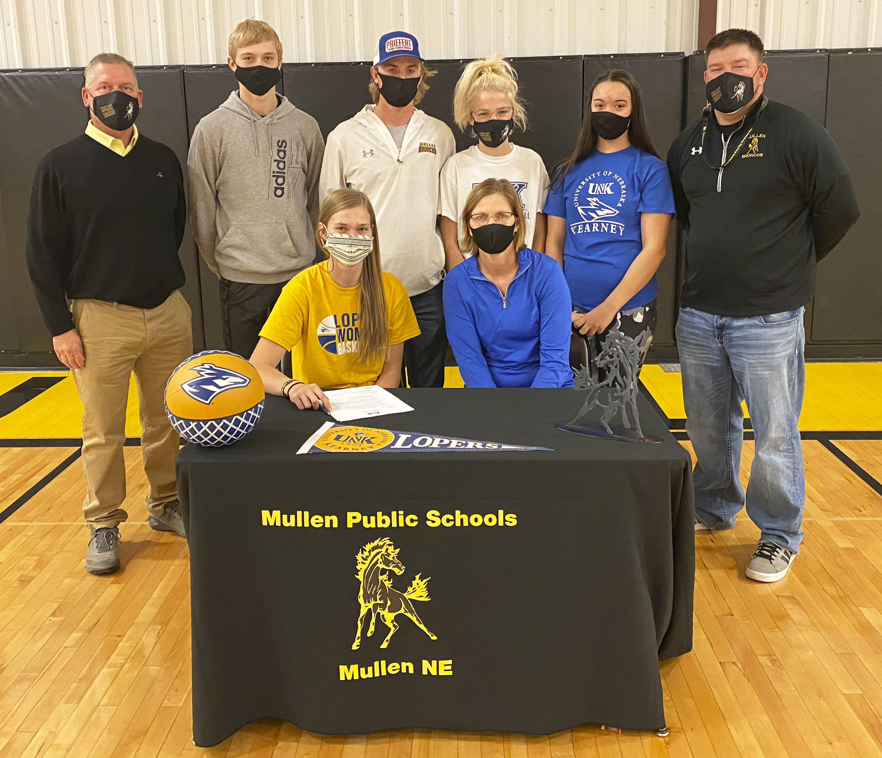 Moore to play basketball at UNK