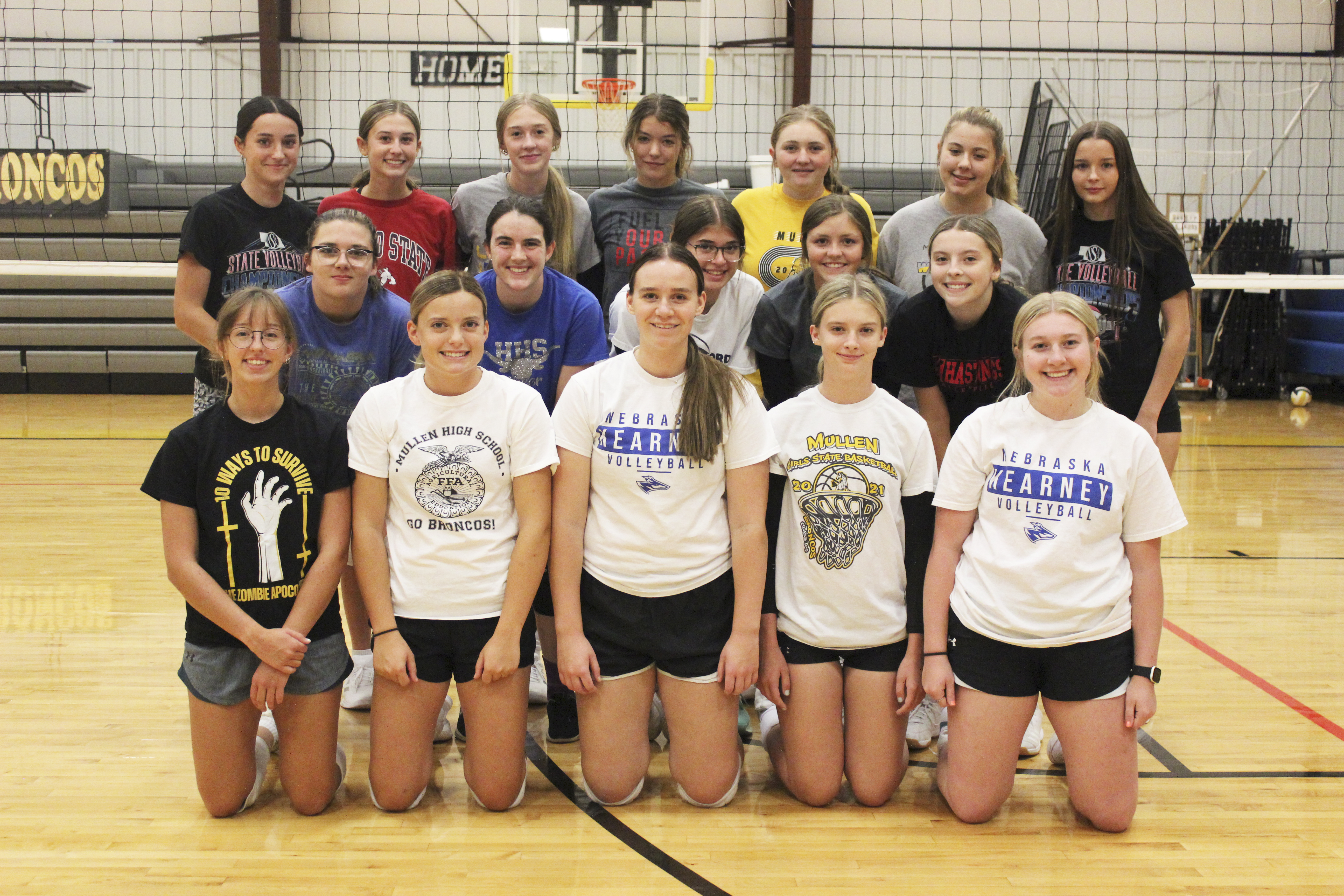 Volleball, back l-r: Fayth Brown, Allie Boyer, Sydnee Cheever, Medora DeNaeyer, Hayley Donohoe, Keragan Welch, Maggie Haesler. Middle: Toni Massey, Orabella Heaton, Ella Rice, Kalli Licking, Izzy Hoyt. Front: Malia Oltmer, Lauren Schoonveld, Jadyn Andersen, Erika Massey, Samantha Cheever.