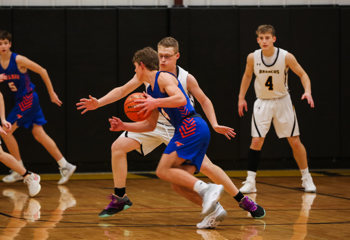 Daniel Wright on defense against Gordon-Rushville. Megan Andersen