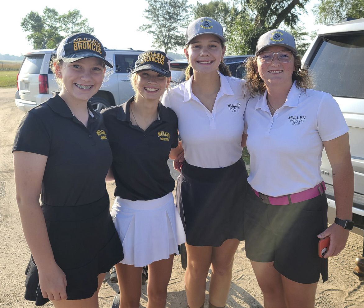 Girls golf competes in Ainsworth