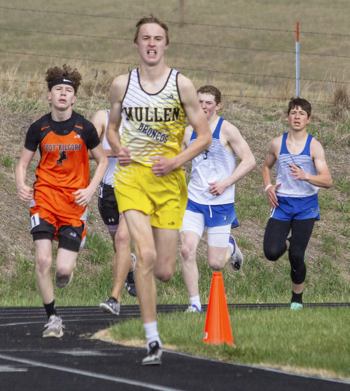 Alex Moore running the 800 at MNAC. Carolee Brown