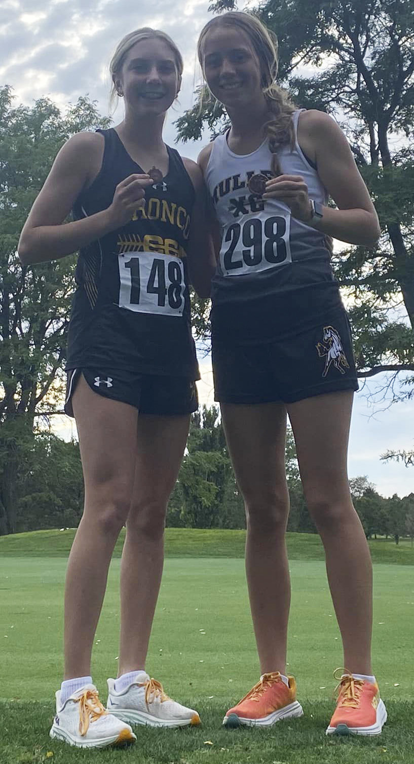 Peyton Paxton (left) and Harper Andersen. Mindy Paxton