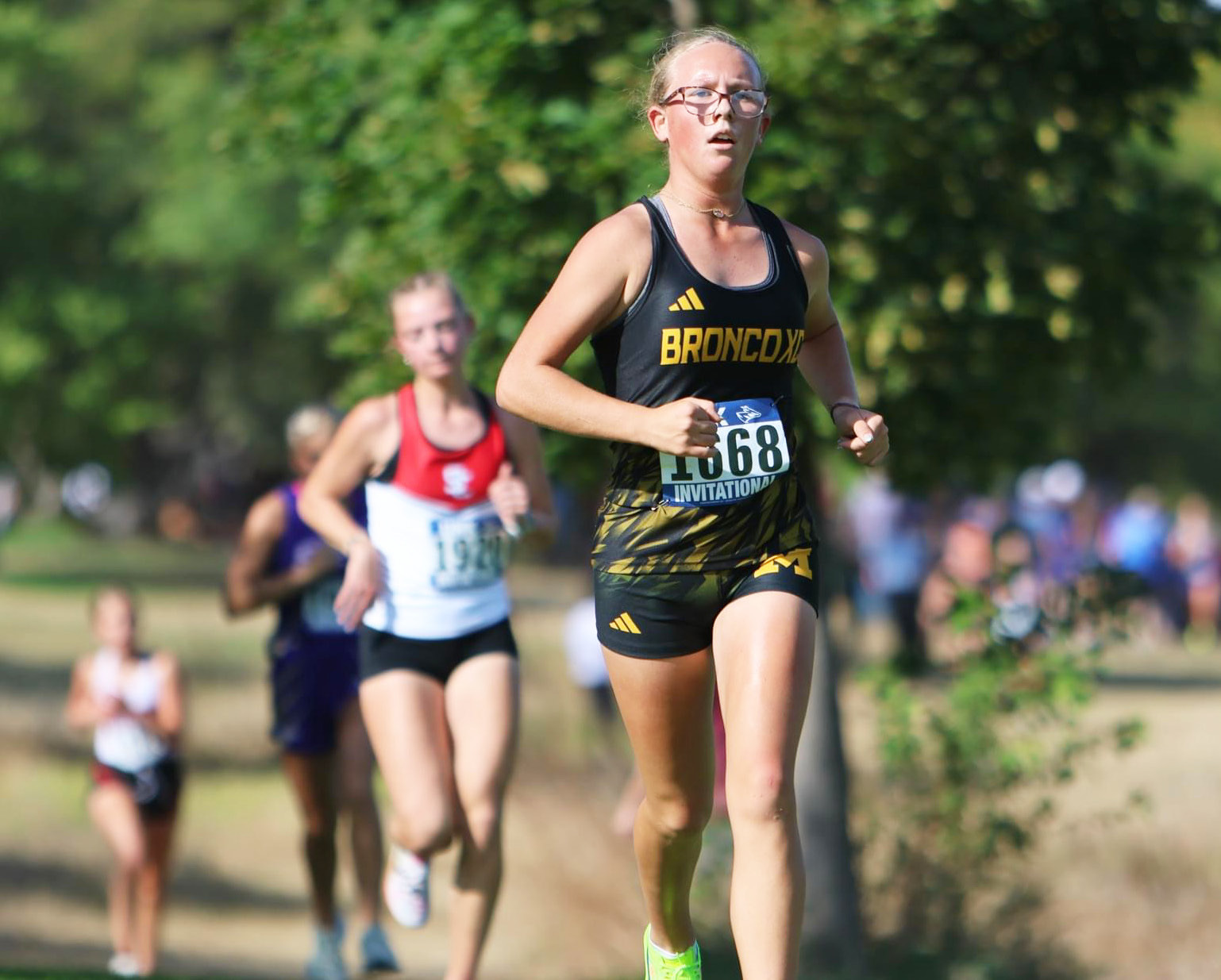 Riley Hegland running in Kearney last Monday. Prep Running Nerd