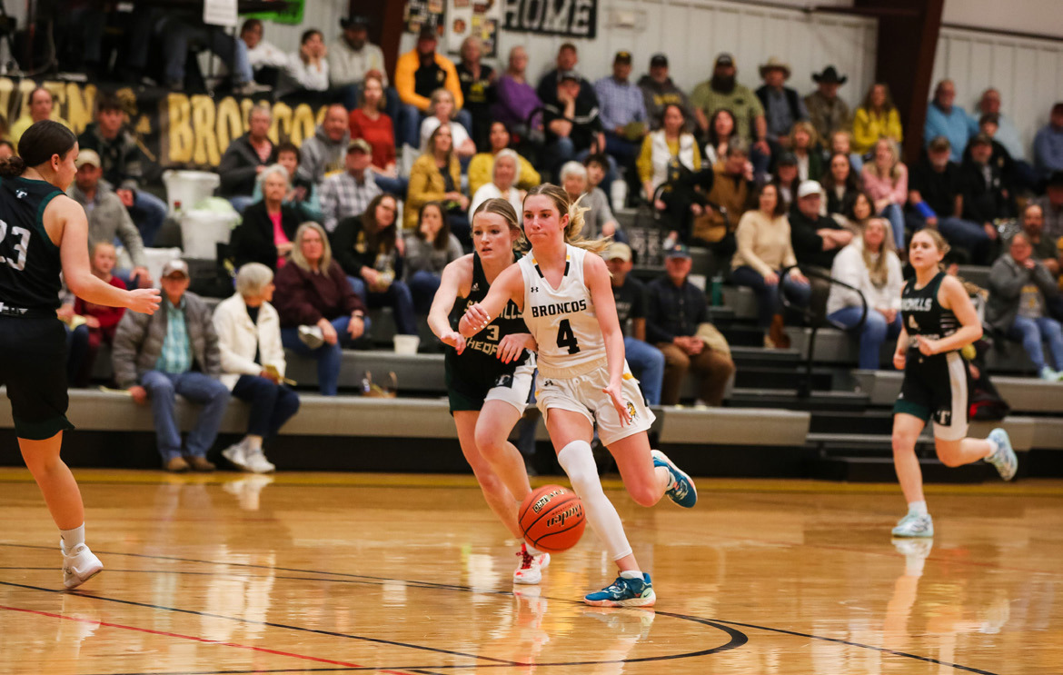 Peyton Paxton in action against Sandhills/Thedford. Megan Andersen