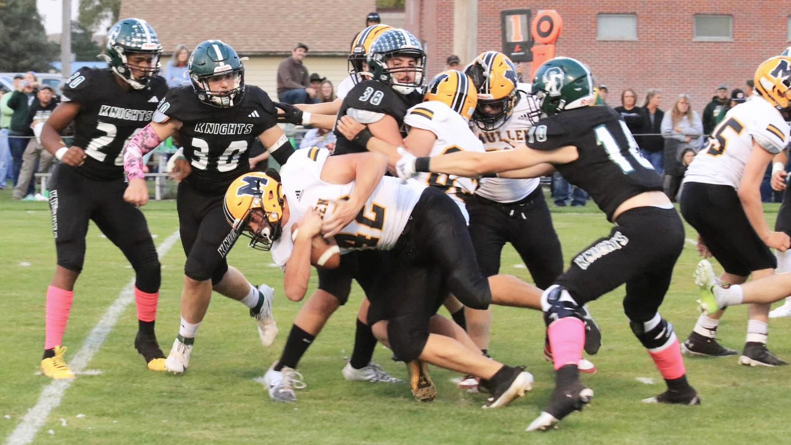 Tate Kvanvig reaches for every inch of yardage he can last week. Carolee Brown