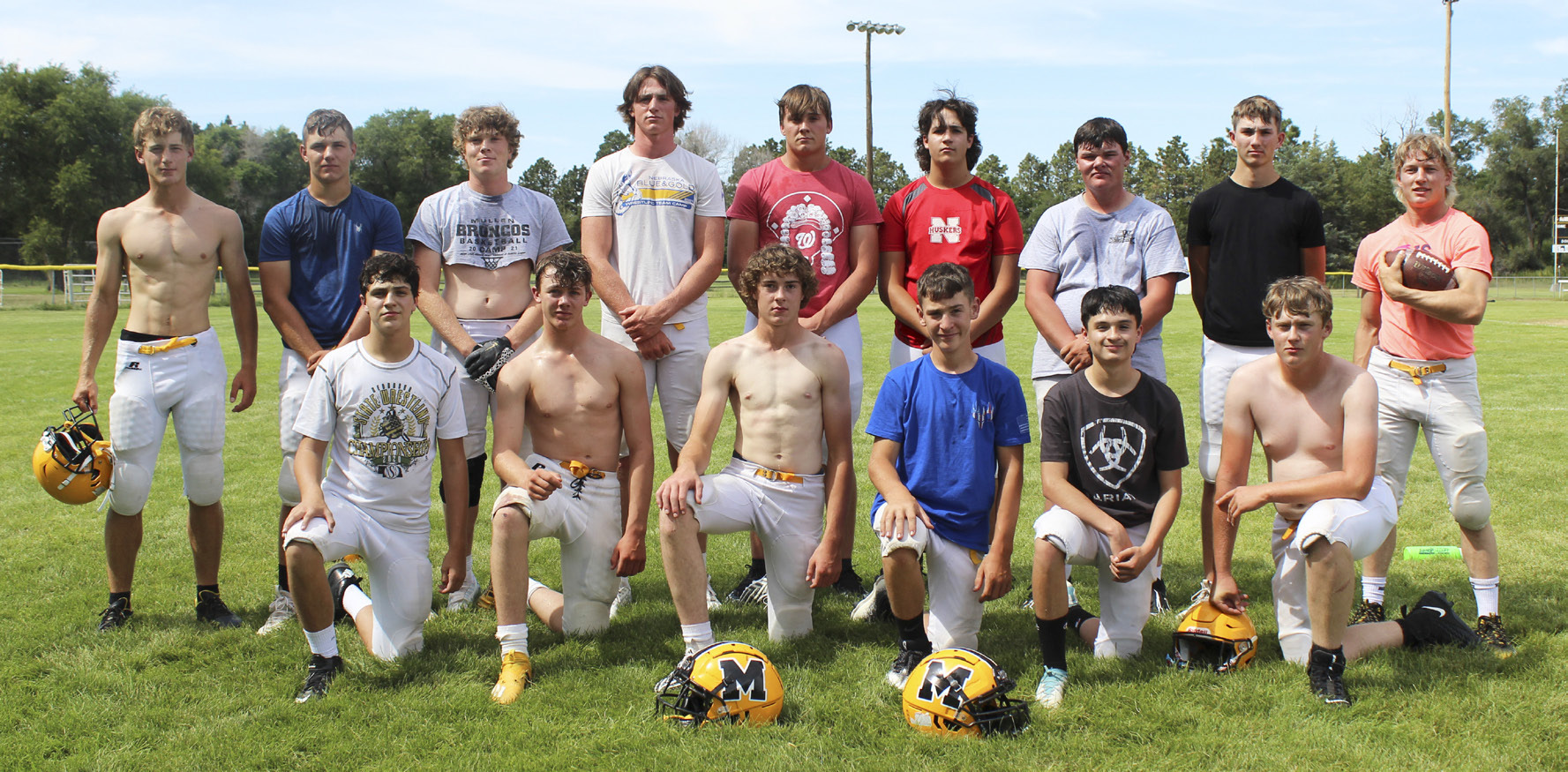 Football, back, l-r: Alex Werner, James Kessler, Ethan Hardin, Chase Gracey, Tate Kvanvig, Jarren Forsen, Owen Thorberg, Cayden Hampton, Justin French. Front: Jaylon Forsen, Cooper Walker, Jason Kraus, Hunter Brown, Nicholas Gonzalez, Daniel Wright. Not pictured: Brandon Hardin. Gerri Peterson