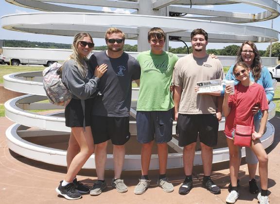The Kvanvigs at Pops 66 in Arcadia, Oklahoma. Pictured l-r: Kyler Horn, Ty, Tate, Tel, Ava and Arla Kvanvig.