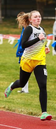 Hayley Donohoe running the 800 last week at Paxton.