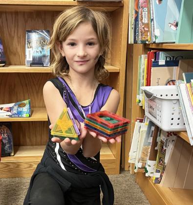 1st graders build floats, balloons