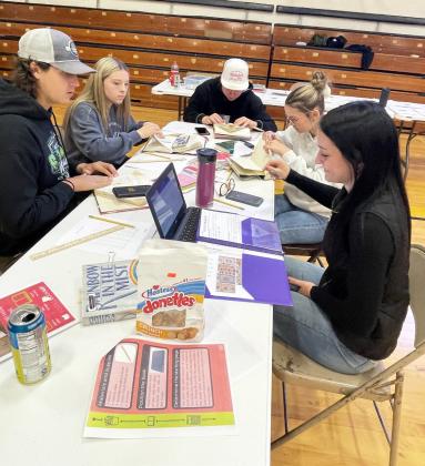 MHS Art Club hosts MNAC Art Workshop