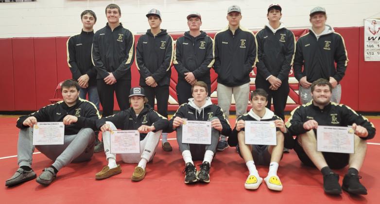 Mullen Bronco wrestling team at Districts last Saturday, back l-r: Jacob Wingebach, Tate Kvanvig, Jarren Forsen, Owen Thorberg, James Kessler, Jarren Forsen, Justin French. Front: Isaac Welch, Eli Paxton, Chase Gracey, Jeffery Forsen, Tel Kvanvig. Kris Forsen