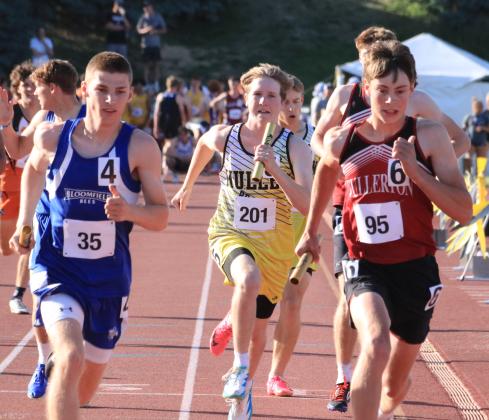 Brandon Hardin takes off on his leg of the 4x400 relay.