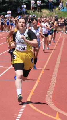 Orabella Heaton running her leg of the 4x800 relay.
