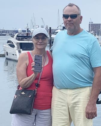 Jess and Bobbie Licking at the Boston Harbor this summer.