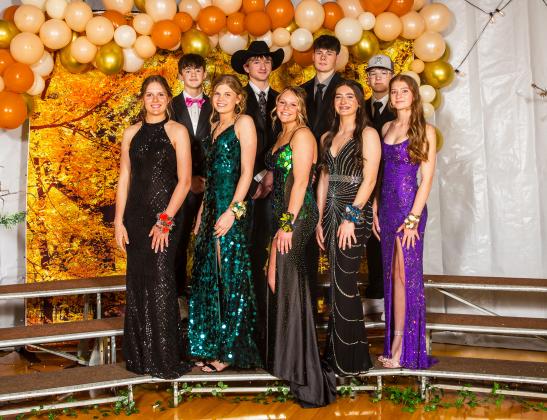 Freshmen, back l-r: Ben Werner, Andrew Byrd, Cian Connealy, Colby Kessler. Front: Brynne McCully, Chloe Newman, Emerson Thorberg, Jenna Donohoe, Lola Wingebach.