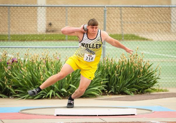 Tate Kvanvig in the shot put