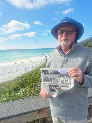 Dave Major took the Tribune with him to Destin, Florida.