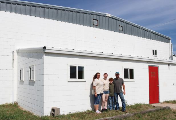 L-r: Jessica and Trinity Marks and Archer and Le Anderson at Sandhills Beef south of Mullen. Gerri Peterson
