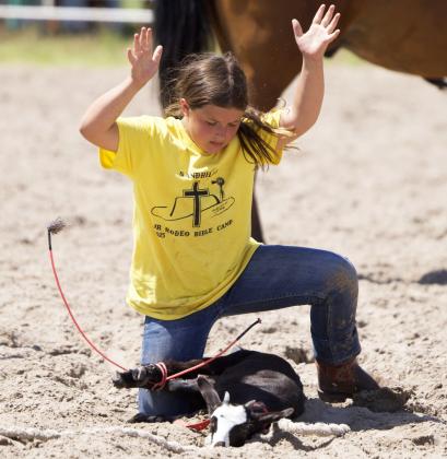 Zandra Hebbert competing in goat tying. Suzie Wahlgren