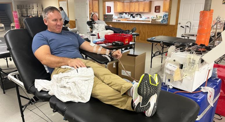 Kyle Hegland and Dane Peterson at last week’s blood drive. Gerri Peterson