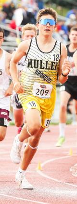 Braylon Kuncl competing in the 3200.