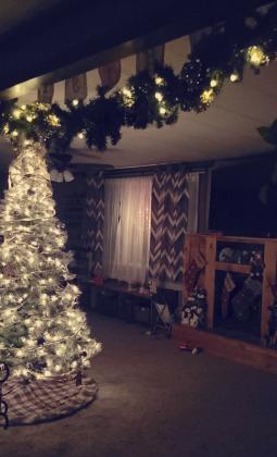 Katie and Tanner Crisp’s family are ready for Christmas!