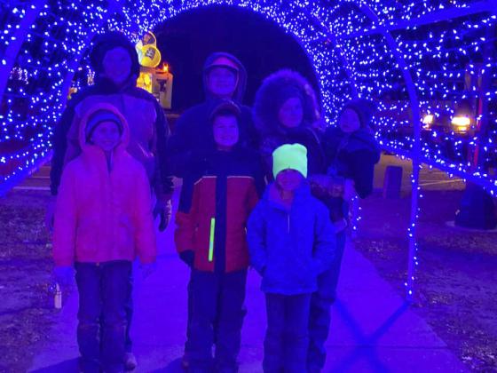 Christmas at Cody Park with Hannah, Jessa, Adelyn, Rainne, Ransom, Aleah and Justus O’Brien.