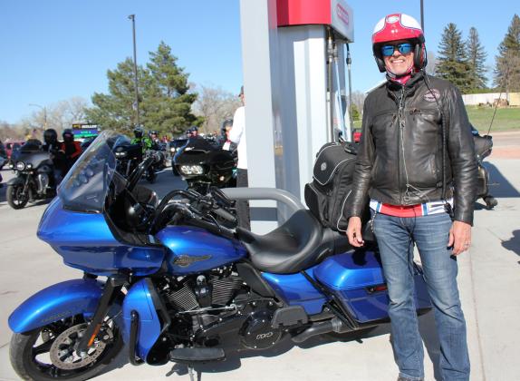 Kyle Petty poses for a photo after fueling up at the Mullen Kwik Stop last Saturday. Shirley Osborn
