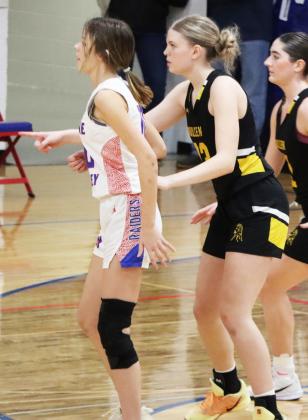 Chloe Newman plays defense at Medicine Valley. Sue Licking