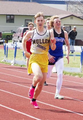 Alex Werner won the 400 meter dash last week.