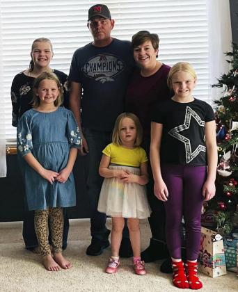 Trent and Kelli Walz with their daughters Maci, Ava, Ella and Ryann (listed oldest to youngest). courtesy photo