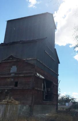 Mullen landmark of old elevator is no more