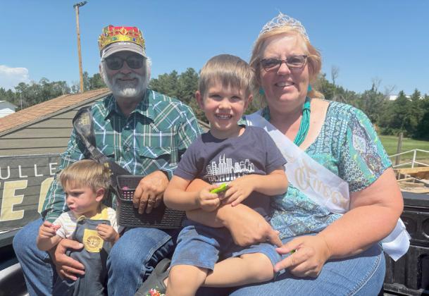 Hooker County Fair King &amp;amp; Queen Gregg and Dawn Mallory ready for the parade with grandchildren Atticus and Adonis Archuletta.