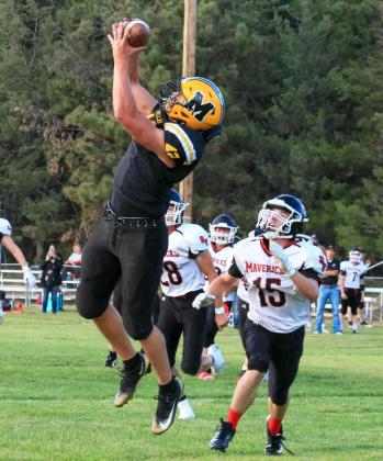 Tate Kvanvig with a catch in last Thursday night’s game. Carolee Brown