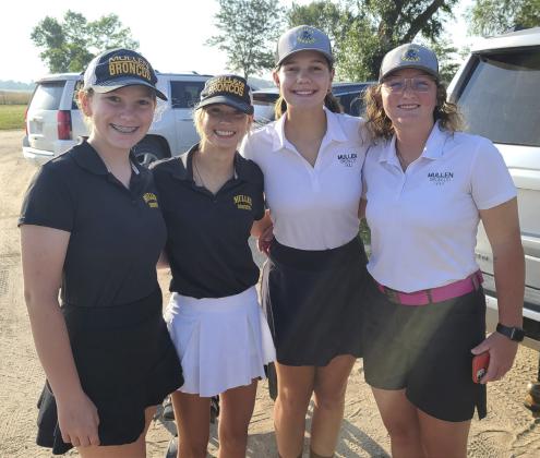 Girls golf competes in Ainsworth