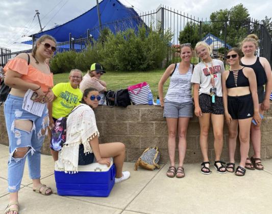 L-r: Mia Flores-Green, Riley Hegland, Corynn Corbin, Mercedes Garner, Sponsor Sue Licking, Tierston Moore, Kalli Licking, Hayley Donohoe. Sooky Marks