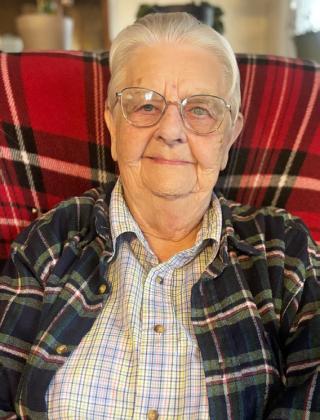 Edith Cash raised a house full of five daughters and a niece