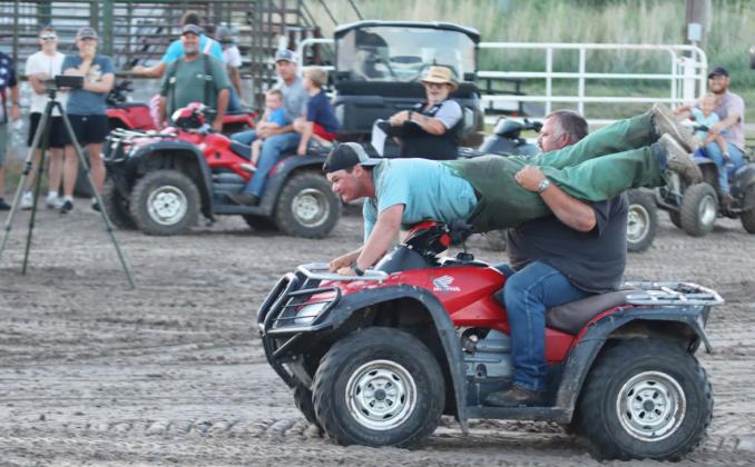 The hangman race of the 4 wheeler rodeo proved to be the most interesting, with all kinds of ways the partners dismount ed and mounted! Travis Wolfenden’s partner Owen Thorberg was one of those!