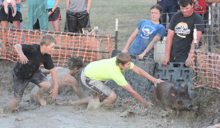 L-r: Caleb Deibler (mostly hidden), Trenton Billingsley, Bo Pettit and Justin Kraus compete in the high school division.