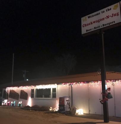Chuckwagon, Kelsey Phillips win Christmas Light Contest