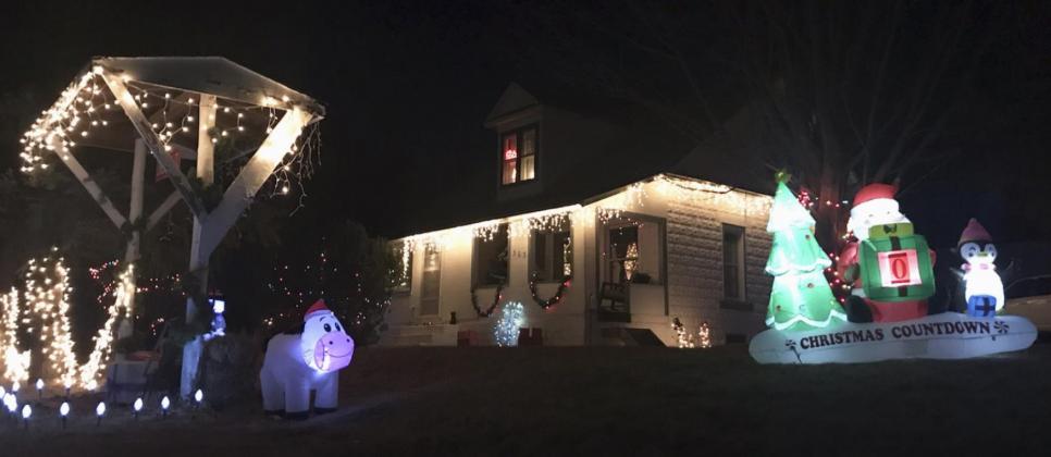 Chuckwagon, Kelsey Phillips win Christmas Light Contest