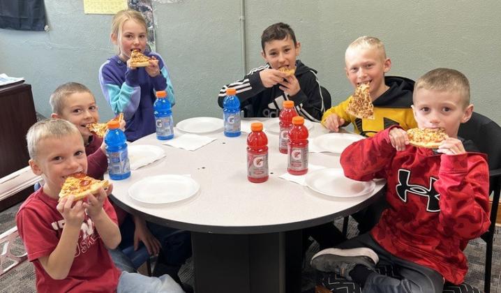L-r: Trent Cox, Grady Phipps, Ayden Lee, Gunner Brown, Teal Peterson, Ryden Ourada. Brett Mauler