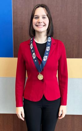 MHS senior Ashlyn Simonson capped her high school career off with a State Speech gold medal in Persuasive. Her speech was about how Dollar Generals are killing rural America. Liza Simonson