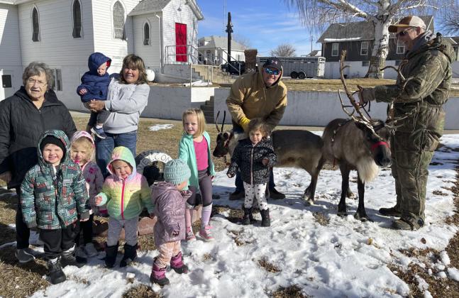 If you missed the reindeers’ visit to town, they will be at Lori Freeze’s Lots of Love Day Care (404 NW 1st St) during Mullen’s Walkabout this Friday, Dec. 8 from 3:00-5:00 p.m.