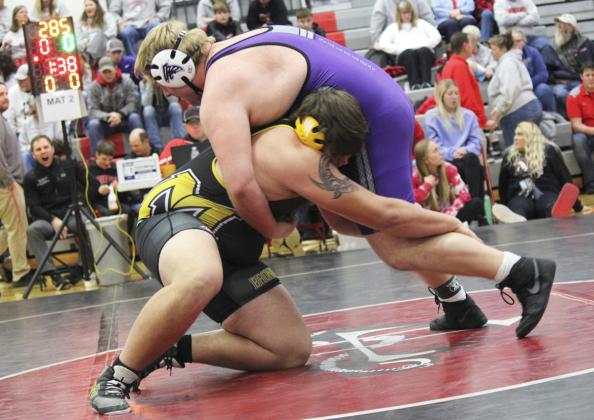 Isaac Welch earned the gold medal at 285 in Sutherland. Kris Forsen