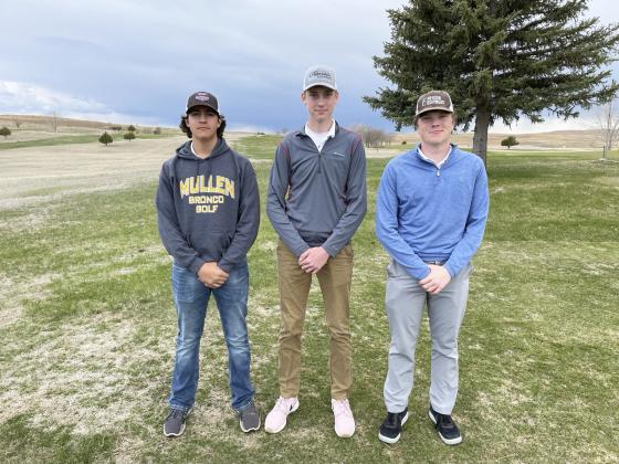 At MNAC golf, l-r: Jarren Forsen, Kaleb Moore and Ethan Hardin. Clint Svoboda
