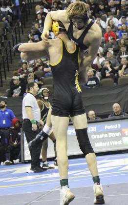 Chase Gracey competed at State Wrestling at 145.