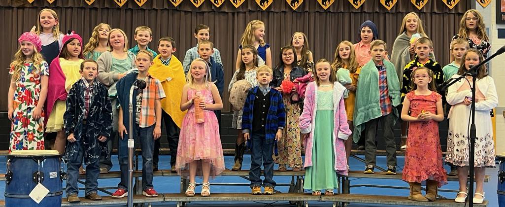 2nd grade &amp; 3rd grade, back l-r: Ella Walz, Abbigail Mundorf, Tripp Jewell, Tuff Pettit, Elle Gracey, Lillian Ericksen, Zach Hicks, Emri Dent, Taylor Cash. Middle: Marki Finney, Zandra Hebbert, Tatum Deibler, Marcus Lattin, Grady Phipps, Finley Mundorf, Natalee Walker, Avery Vinton, Cooper Phillips, Luke Cox, Ryden Ourada. Front: Holt Morrison, Eli Barnes, Daryl Deibler, Killian Kearns, Sadie Hoyt, Anna Hessin, Kaleah Heaton.